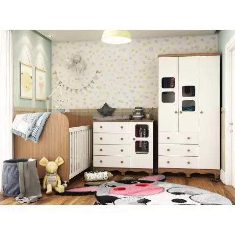 Quarto Bebê com Berço Americano Uli, Cômoda 4 gavetas e Guarda roupa 3 portas e 3 gavetas Branco/Carvalho Móveis Peroba